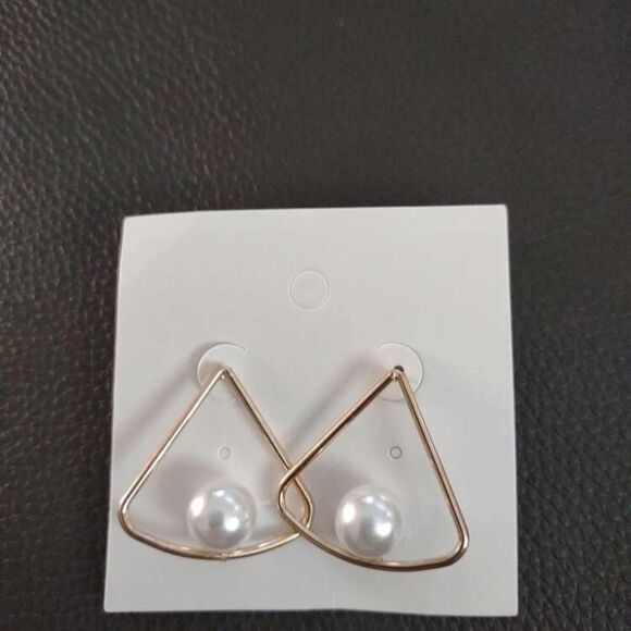 Faux Pear Triangle Stud Earrings - Picture 6 of 6